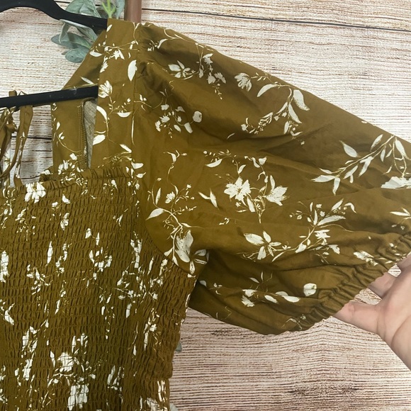 Top - Picture 3 of 4